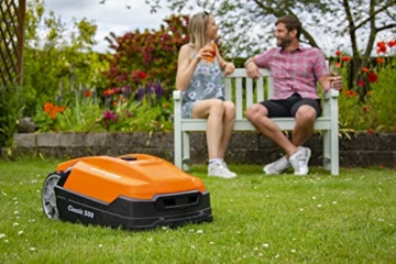 YARD FORCE Mähroboter Classic 500 bis zu 500 qm - Selbstfahrender Rasenmäher Roboter mit Kantenschneide-Funktion, Regensensor, bürstenloser Motor, 40% Steigung und Wochentags-Bedienfeld - 3